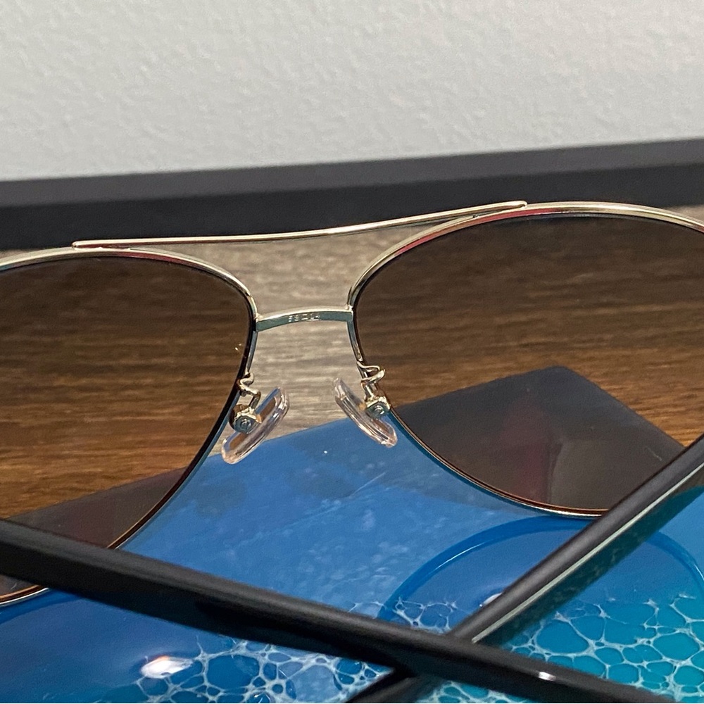 Coach Women’s Sunglasses - Picture 4 of 10
